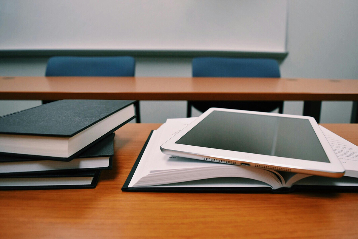 Libros oposiciones auxiliar administrativo del ayuntamiento: qué necesitas y cómo elegirlos bien