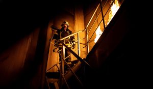 Cómo-preparar-oposiciones-de-bombero-por-libre-o-academia